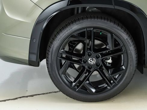 New 2026 Volkswagen Tiguan SE R-Line FWD image 52
