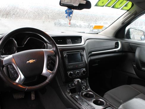 Used 2016 Chevrolet Traverse LT image 21