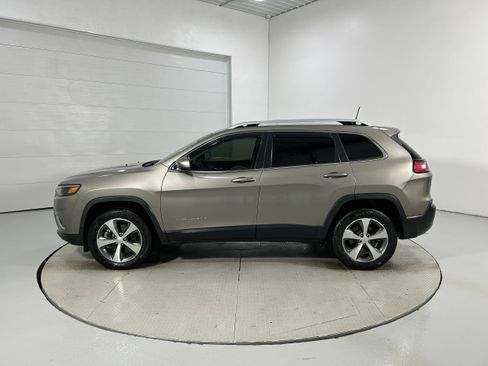 Used 2021 Jeep Cherokee Limited w/ Trailer Tow Group AWD/4WD image 23