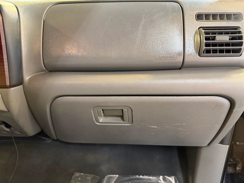 Used 2006 Ford F350 Lariat AWD/4WD image 25