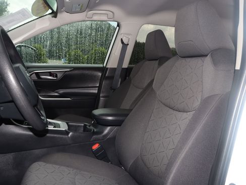 Used 2023 Toyota RAV4 XLE image 17