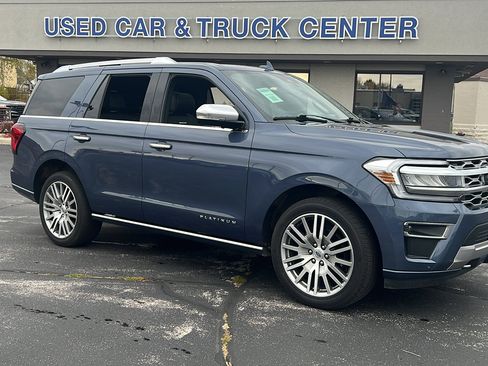 Used 2022 Ford Expedition Platinum image 2