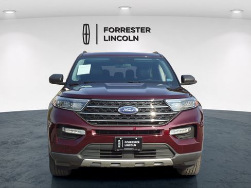 Used 2022 Ford Explorer XLT w/ Equipment Group 202A AWD/4WD image 8