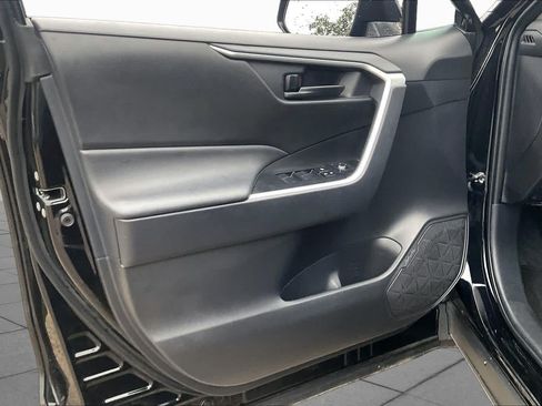 Used 2025 Toyota RAV4 LE FWD image 20
