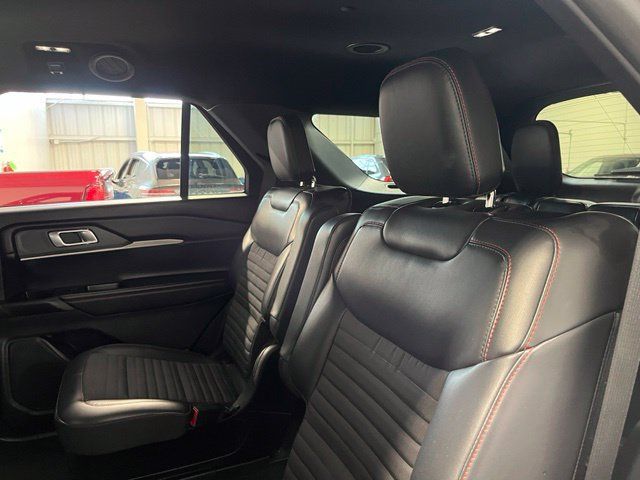 Used 2025 Ford Explorer ST-Line AWD/4WD image 19