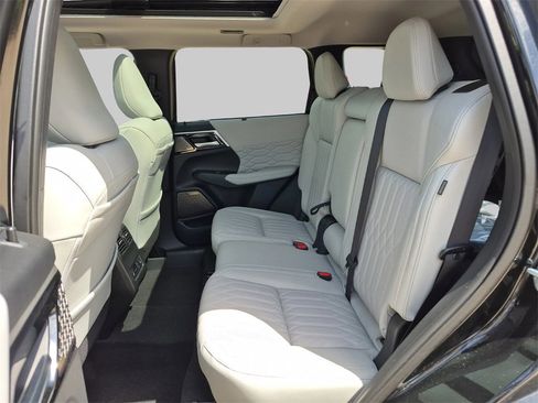 New 2025 Mitsubishi Outlander SEL image 22