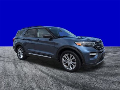 Certified 2020 Ford Explorer XLT w/ Equipment Group 202A RWD image 2