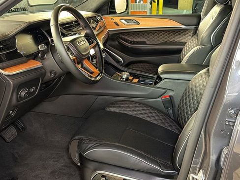 Used 2022 Jeep Grand Cherokee Summit AWD/4WD image 23