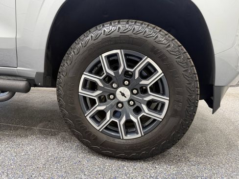 Used 2026 Chevrolet Colorado Z71 AWD/4WD image 15