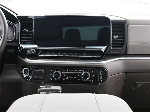 Used 2025 Chevrolet Silverado 1500 LTZ image 25