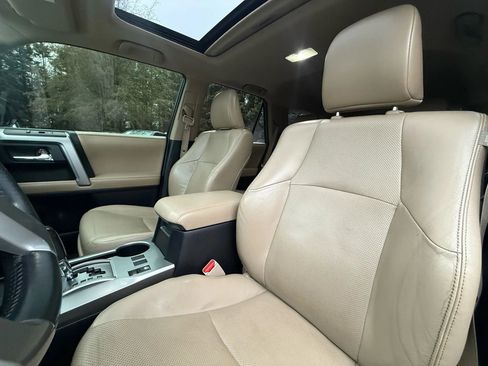 Used 2014 Toyota 4Runner Limited image 13