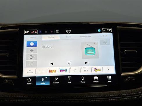 New 2026 Chrysler Pacifica Select image 37