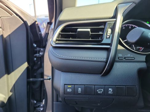 Used 2024 Toyota Camry SE image 20