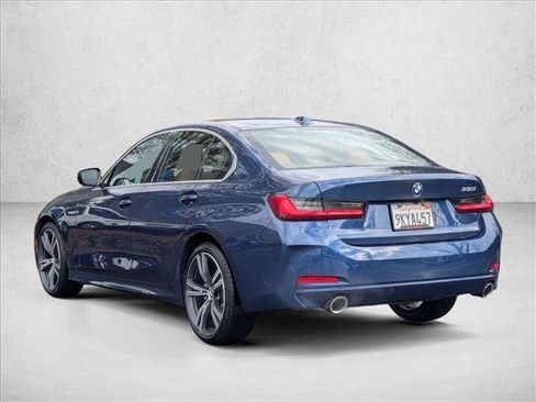 Used 2024 BMW 330i Sedan w/ Premium Package image 8