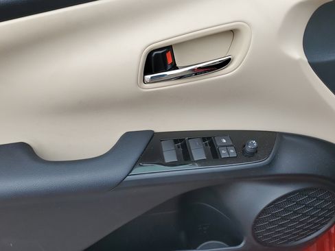 Used 2022 Toyota Prius Limited image 23