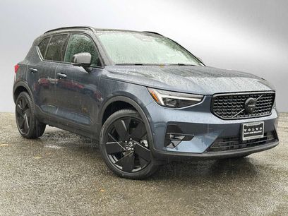 New 2026 Volvo XC40 B5 Ultra w/ Climate Package