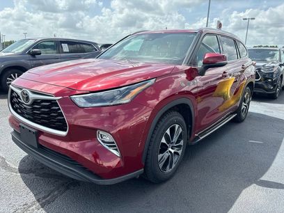 Used 2021 Toyota Highlander XLE
