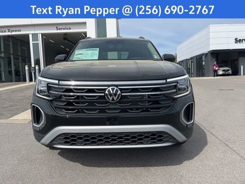 New 2026 Volkswagen Atlas Peak Edition AWD/4WD image 2