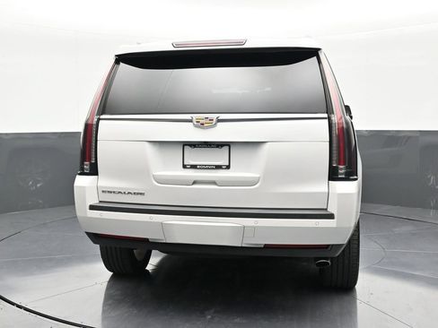 Used 2020 Cadillac Escalade 2WD image 4