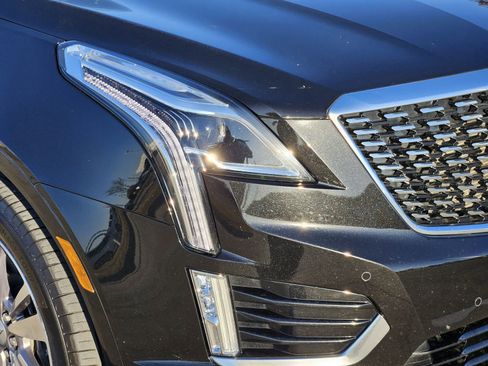 Certified 2025 Cadillac XT5 Premium Luxury image 9