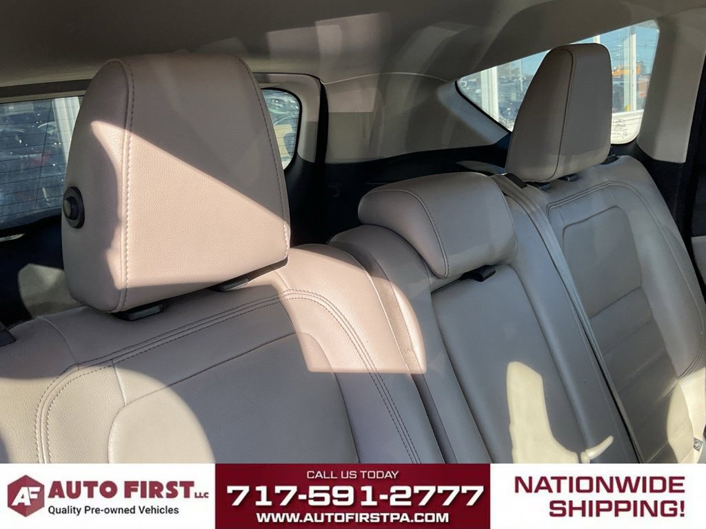 Used 2017 Ford Escape Titanium AWD/4WD image 16