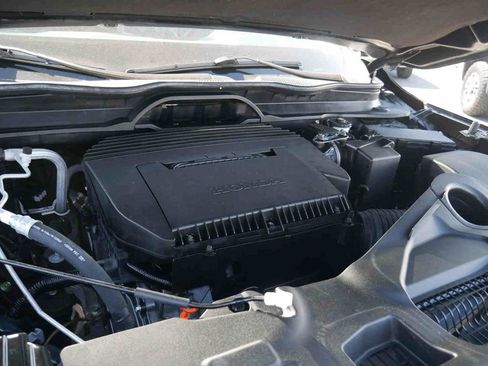 Used 2025 Honda Pilot Touring image 14