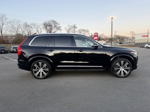 Used 2025 Volvo XC90 T8 Ultra w/ Lounge Package image 8