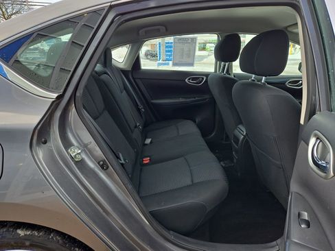 Used 2019 Nissan Sentra SR image 32