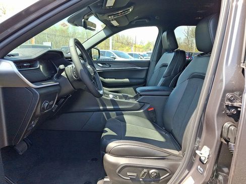 New 2026 Jeep Grand Cherokee L 4WD image 10