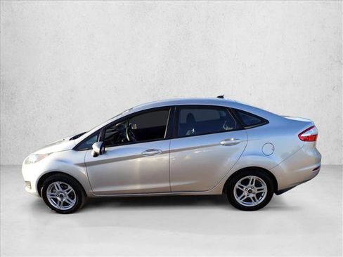 Used 2019 Ford Fiesta SE image 2