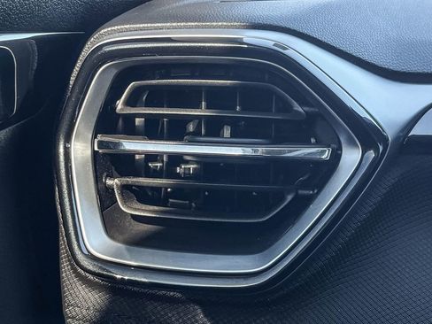 Used 2024 Chevrolet TrailBlazer LT image 43