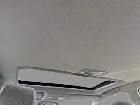 Used 2004 Toyota Camry FWD image 22
