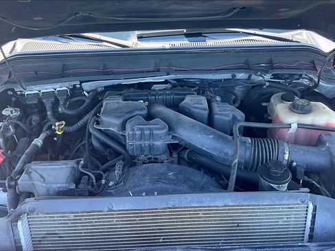 Used 2016 Ford F250 XLT w/ Snow Plow Prep Package AWD/4WD image 10