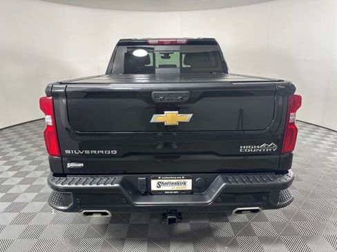 Used 2022 Chevrolet Silverado 1500 High Country w/ Technology Package AWD/4WD image 6