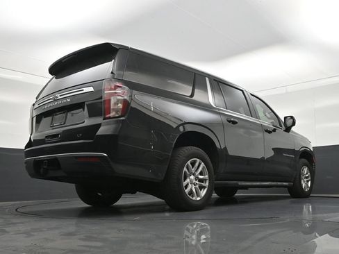 Used 2021 Chevrolet Suburban LT RWD image 29