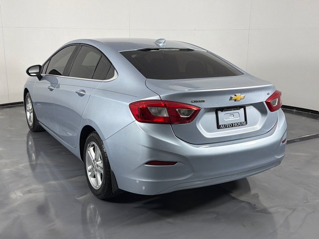 Used 2017 Chevrolet Cruze LT w/ Convenience Package FWD image 7