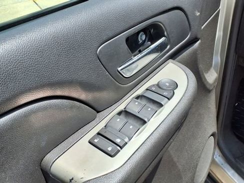 Used 2009 Chevrolet Tahoe LS RWD image 21