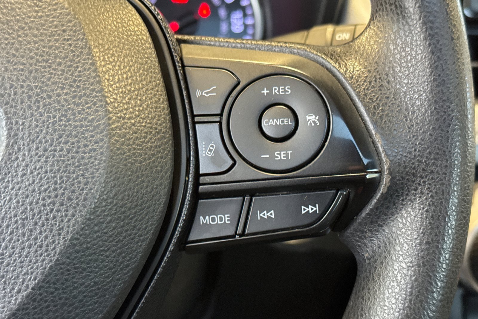 Certified 2019 Toyota RAV4 XLE w/ Carpet Mat Package FWD image 32