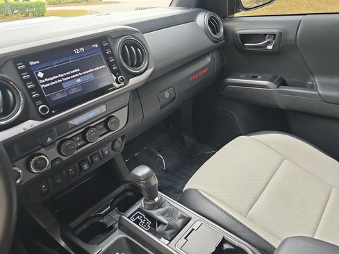 Used 2021 Toyota Tacoma TRD Sport w/ Technology Package AWD/4WD image 24