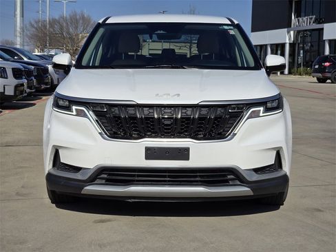 Certified 2024 Kia Carnival LX image 11