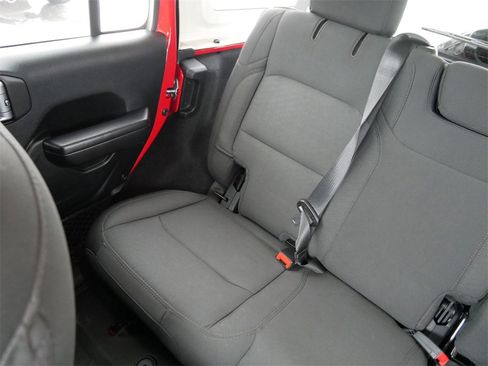 Used 2020 Jeep Wrangler Unlimited Sport image 15