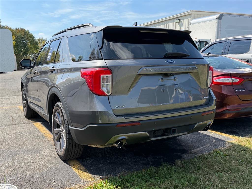 Used 2023 Ford Explorer XLT w/ Equipment Group 202A AWD/4WD image 5