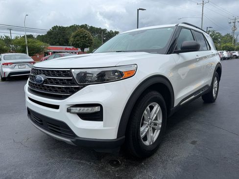Used 2020 Ford Explorer XLT w/ Equipment Group 202A AWD/4WD image 4