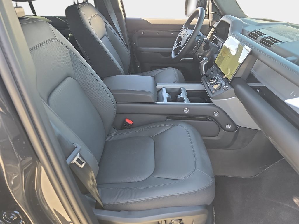 New 2026 Land Rover Defender 110 V8 AWD/4WD image 10