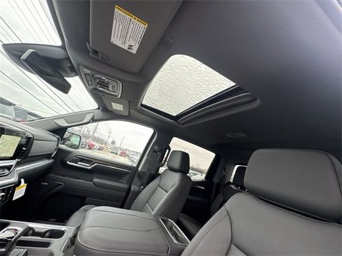 New 2026 GMC Sierra 1500 SLT w/ SLT Premium Package image 18