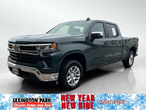 Used 2025 Chevrolet Silverado 1500 LT w/ Leather Package image 2