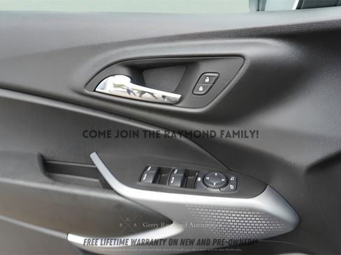 Used 2025 Chevrolet Trax LS w/ LS Convenience Package image 23