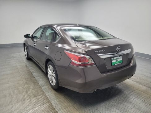 Used 2015 Nissan Altima 2.5 SV w/ Convenience Package image 5