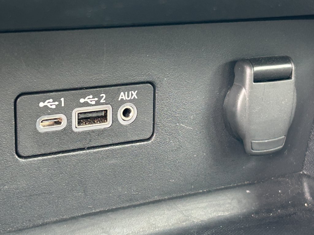 Used 2025 Nissan Altima 2.5 SV FWD image 14