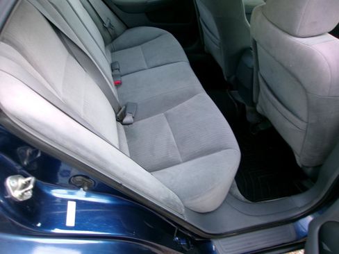 Used 2005 Honda Accord LX image 7
